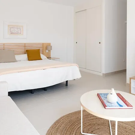 Blanca - Vipvipvillas *